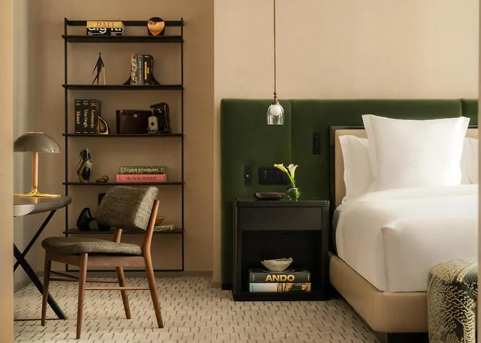 Four Seasons Hotel New York Downtown